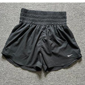 Nike One Women's Dri-FIT Ultra High-Waisted 3" Brief-Lined Shorts